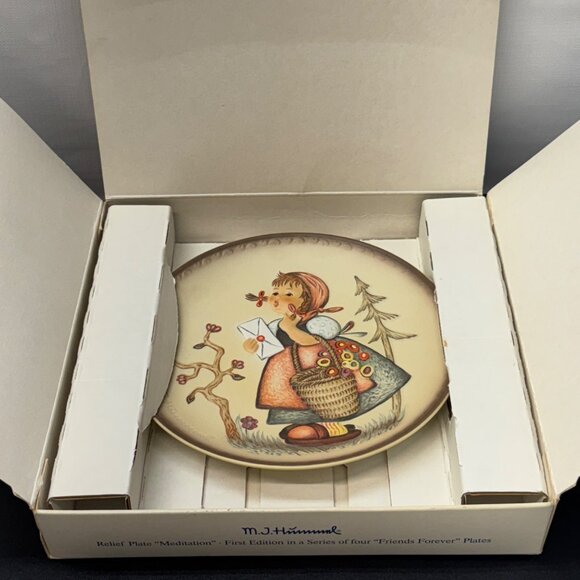 M J Hummel “Friends Forever" Collector Relief Plates 1991 "Meditation"‎ Org. Box - Picture 6 of 15